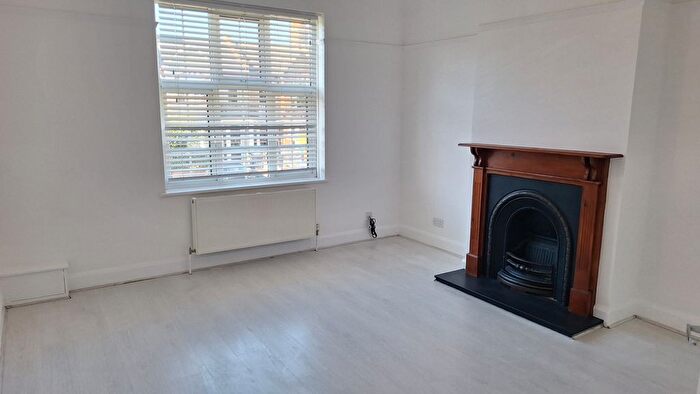 2 Bedroom Flat To Rent In Stondon Park, London, SE23