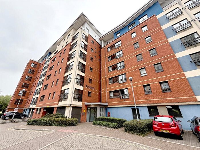 2 Bedroom Apartment To Rent In Pinsent, Millsands, S3