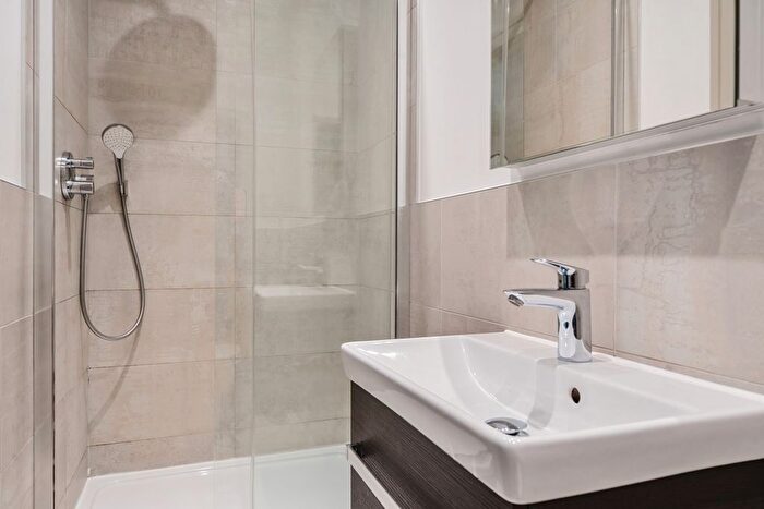 1 Bedroom Flat To Rent In Lawrence Road, London, N15