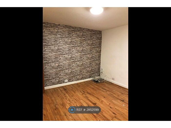 1 Bedroom Flat To Rent In Otley Road, Bradford, BD2