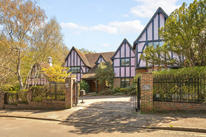 5 Bedroom Detached House For Sale In Nursery Road, Loughton, IG10