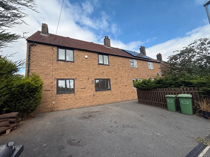4 Bedroom Semi-Detached House To Rent In Moorlands, Scholes, HD9