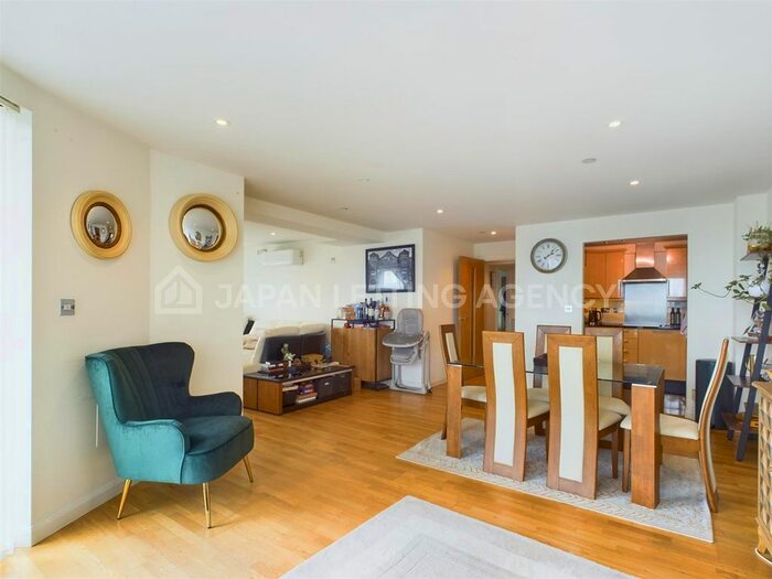 2 Bedroom Flat To Rent In Uxbridge Road, London, W5