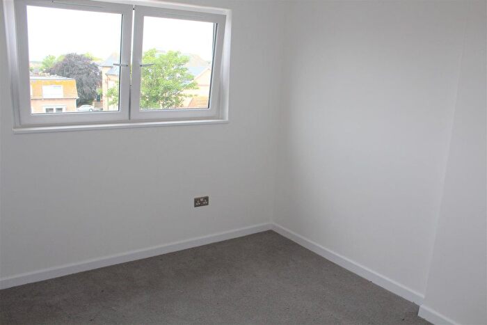 1 Bedroom Flat To Rent In Dorchester Road, Weymouth, DT4