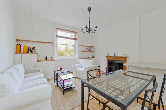 2 Bedroom Flat To Rent In Arundel Gardens, London, W11