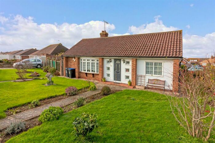 2 Bedroom Detached Bungalow To Rent In Chester Avenue, Lancing, BN15