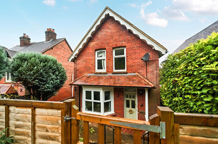 3 Bedroom Detached House For Sale In Sturt Road, Haslemere, Surrey, GU27