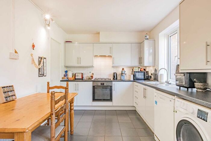 4 Bedroom Property To Rent In Pearscroft Road, Fulham, SW6