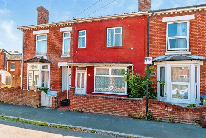 3 Bedroom Terraced House For Sale In Holt Road, Southampton, SO15