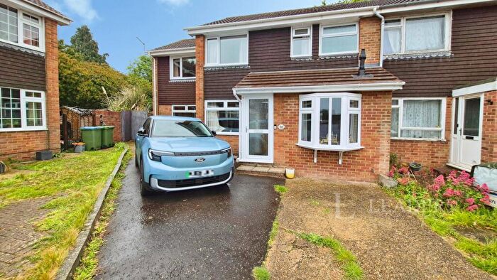 4 Bedroom Semi-Detached House For Sale In Wild Ridings, Fareham, Hampshire, PO14