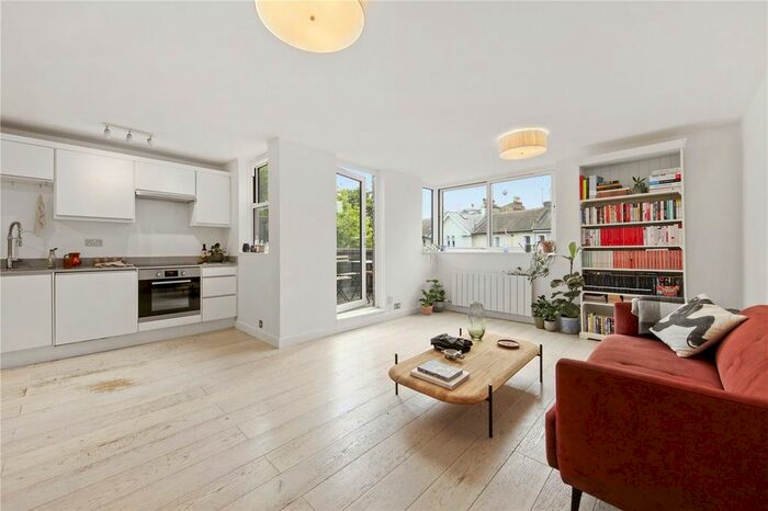 2 Bedroom Maisonette To Rent In Shottsford, London, W2