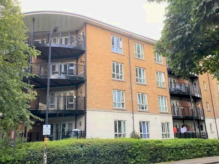 2 Bedroom Flat To Rent In St. Georges Way, London, SE15