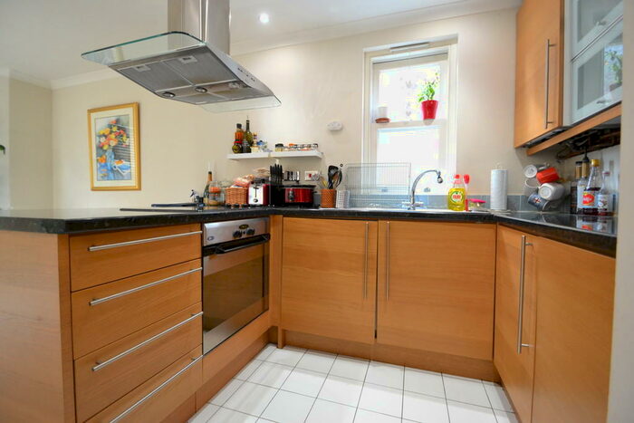 2 Bedroom Apartment To Rent In Surbiton, KT5