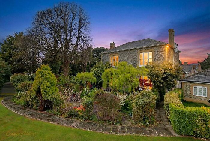 2 Bedroom Flat For Sale In Preston Paddock, Rustington, BN16