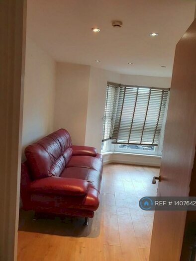 1 Bedroom Flat To Rent In Clive Street, Cardiff, CF11