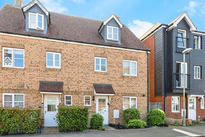 4 Bedroom Town House For Sale In Herdwick Close, Ashford, TN25