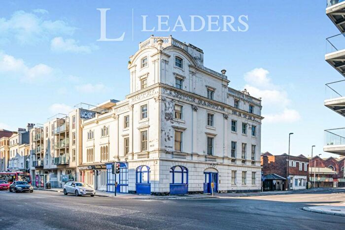 1 Bedroom Flat To Rent In Royal Crescent Rd, Southampton, SO14