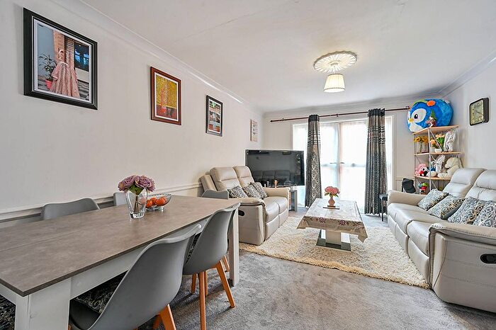 2 Bedroom Terraced House For Sale In Bracken End, Isleworth, TW7