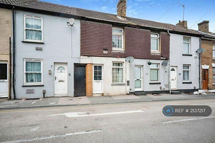 3 Bedroom Terraced House To Rent In Victoria Street, Gillingham, ME7