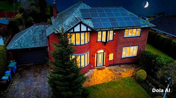 5 Bedroom Detached House For Sale In Mottram Old Road, Stalybridge, Greater Manchester, SK15