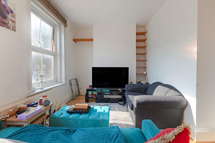 1 Bedroom Flat To Rent In Tower Bridge Road, Southwark, SE1