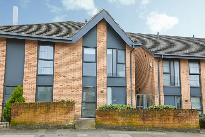 3 Bedroom Semi Detached House For Sale In Parkway, Chellaston, Derby, Derbyshire, DE73