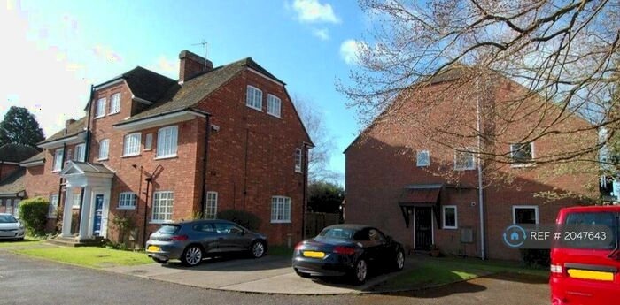 2 Bedroom Flat To Rent In Yarnton Road, Kidlington, OX5