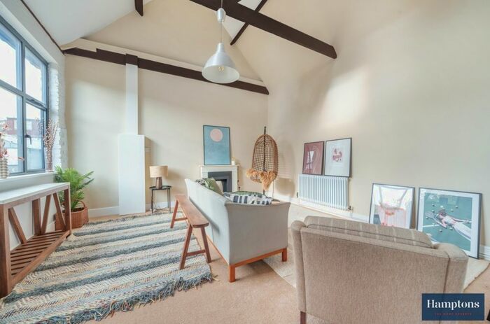 2 Bedroom Detached House To Rent In Murrin Road, Maidenhead, SL6