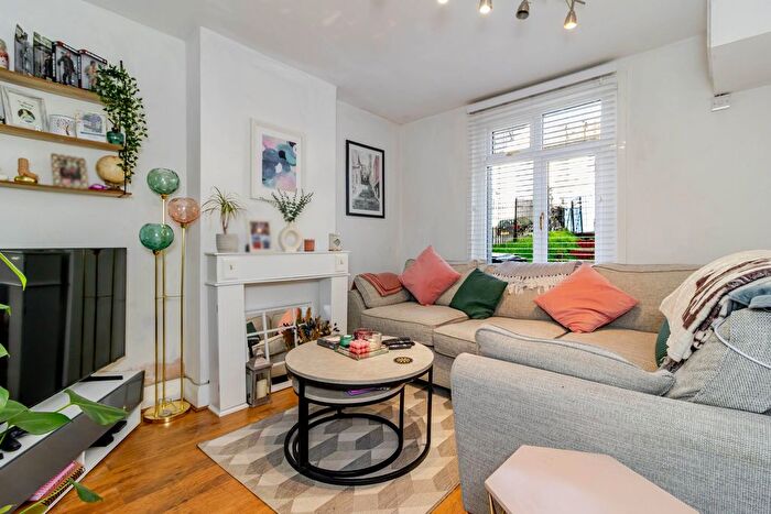 2 Bedroom Maisonette For Sale In Godstone Road, Whyteleafe, CR3