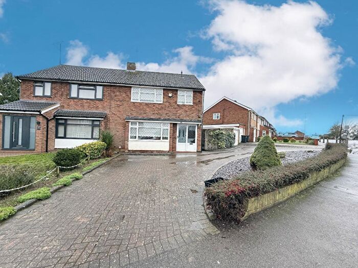 3 Bedroom Semi-Detached House For Sale In Calverton Road, Limbury Mead, Luton, Bedfordshire, LU3