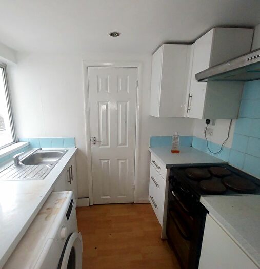 1 Bedroom Flat To Rent In Lower Addiscombe Road, Croydon, CR0