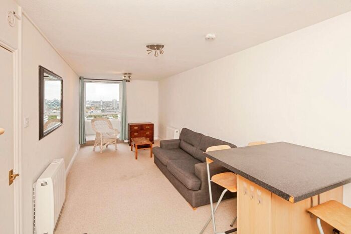 1 Bedroom Flat For Sale In Bramlands Close, London, SW11