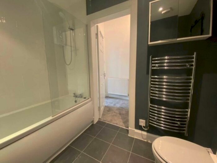 1 Bedroom Flat To Rent In Broadloan, Renfrew, PA4