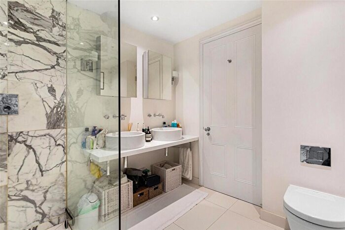 2 Bedroom Apartment To Rent In Redcliffe Gardens, Chelsea, SW10