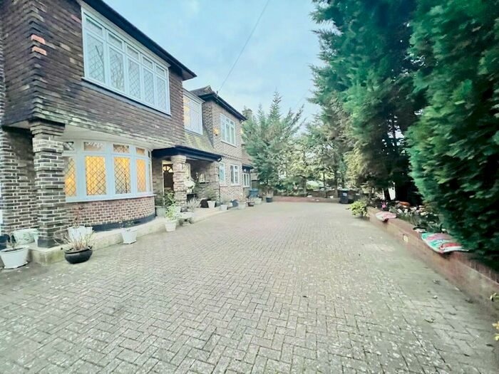 6 Bedroom Detached House To Rent In Addiscombe Road, Croydon, London, CR0