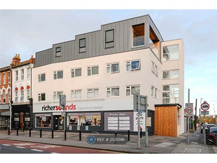 1 Bedroom Flat To Rent In James House, Kingston Upon Thames, KT2