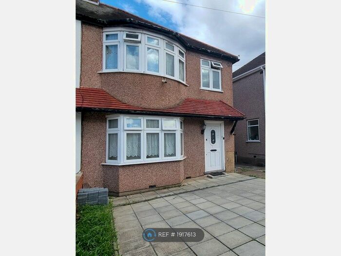 4 Bedroom Semi-Detached House To Rent In Axholme Avenue, Edgware, HA8