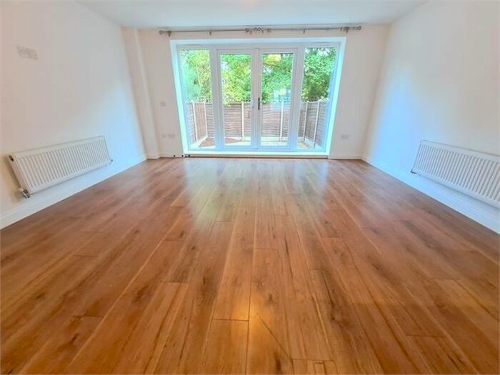 3 Bedroom Terraced House To Rent In Rosedene Avenue, Streatham, London, SW16