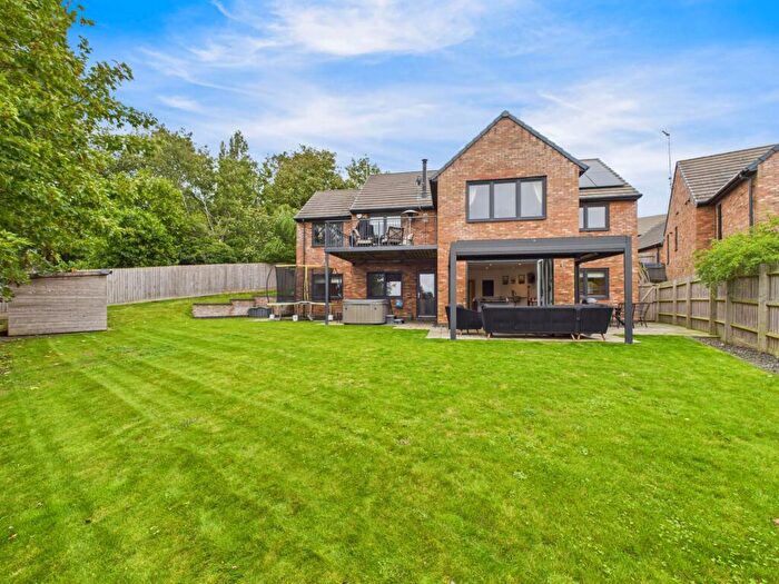 5 Bedroom Detached House For Sale In Ewart Close, Long Buckby, NN6