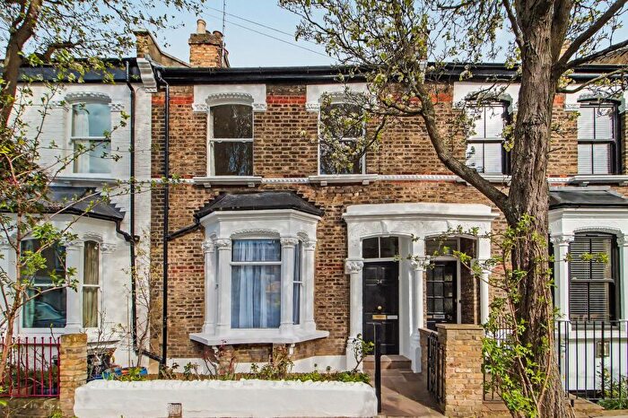 3 Bedroom Terraced House For Sale In Elfort Road, London, N5