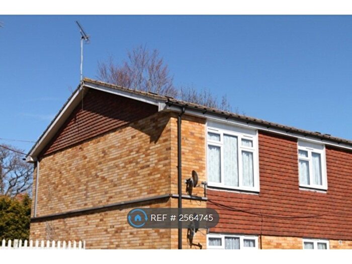 1 Bedroom Flat To Rent In Crisfield Court, St. Michaels, Tenterden, TN30