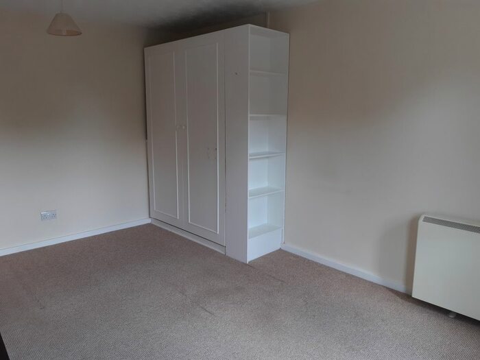 Studio To Rent In Handford Way, Longwell Green, BS30