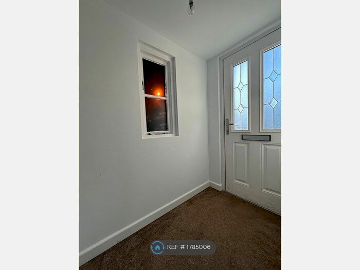 3 Bedroom Semi-Detached House To Rent In Plough Lane, Chippenham, SN15