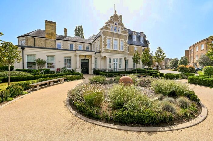 2 Bedroom Flat To Rent In Barrons Chase, North Kingston, Richmond, TW10