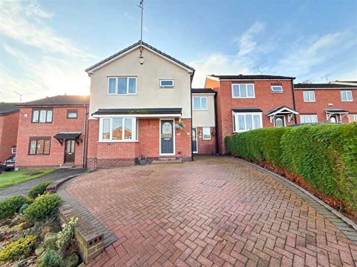 4 Bedroom Detached House For Sale In Rowborn Drive, Oughtibridge, S35