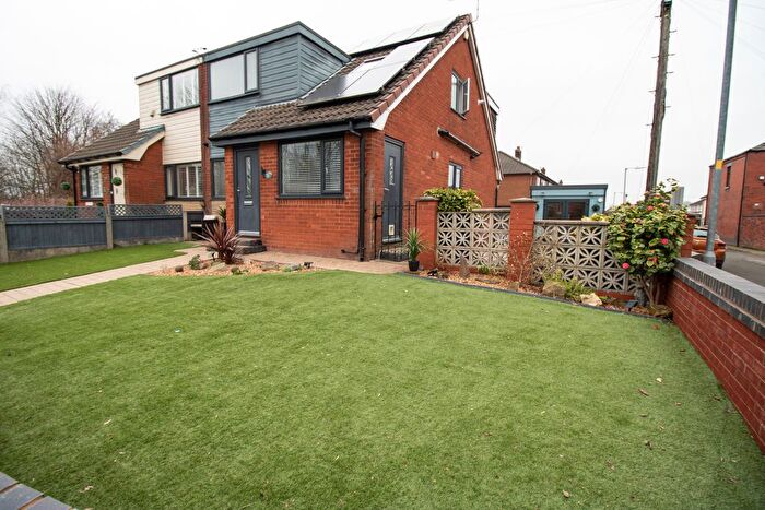 5 Bedroom Semi Detached Bungalow For Sale In Elsie Street, Farnworth, Bolton, BL4
