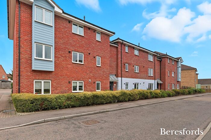 2 Bedroom Flat For Sale In Willow Road, Dunmow, CM6