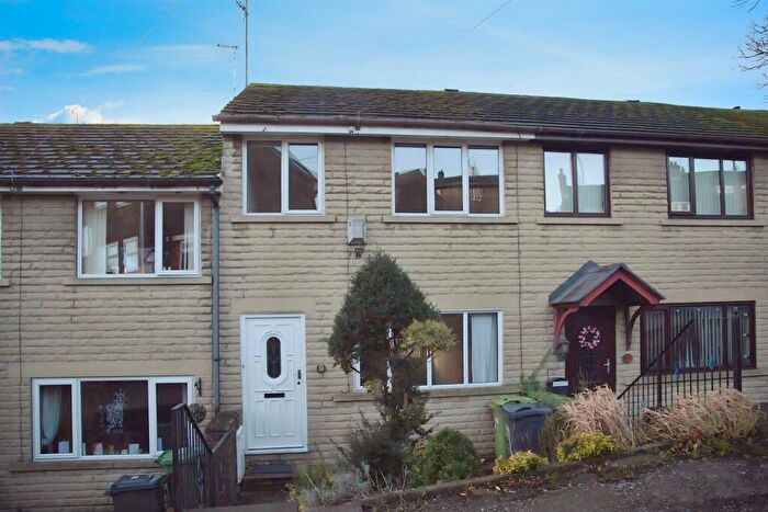 3 Bedroom Terraced House For Sale In Burnlee Road, Holmfirth, HD9