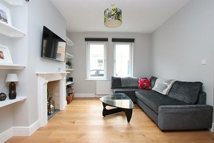 2 Bedroom Terraced House To Rent In Stuart Place, Bath, BA2