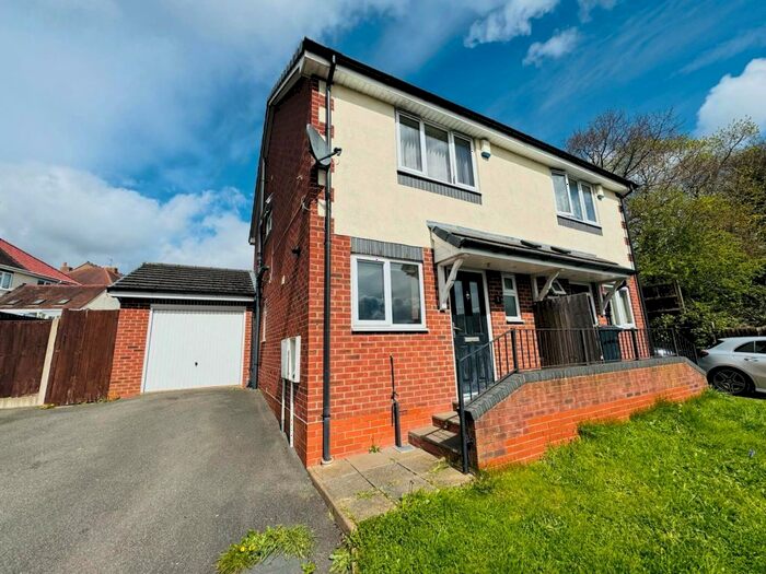 2 Bedroom Semi-Detached House To Rent In The Farthings, Dudley, DY2